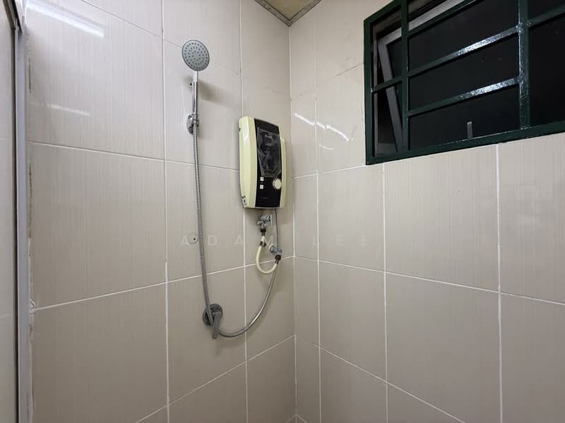Servis Apartment untuk Dijual di Flora Residency - Adam Lee - Bathroom - PropertyGuru.com.my