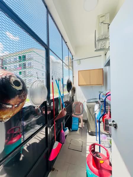Rumah Teres 2 Tingkat untuk Dijual di Semenyih (Selangor) - Azli Ibrahim - Balcony - PropertyGuru.com.my