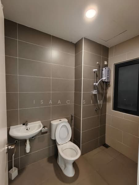 Servis Apartment untuk Disewa di Kiara Plaza - Isaac Sim - Bathroom - PropertyGuru.com.my