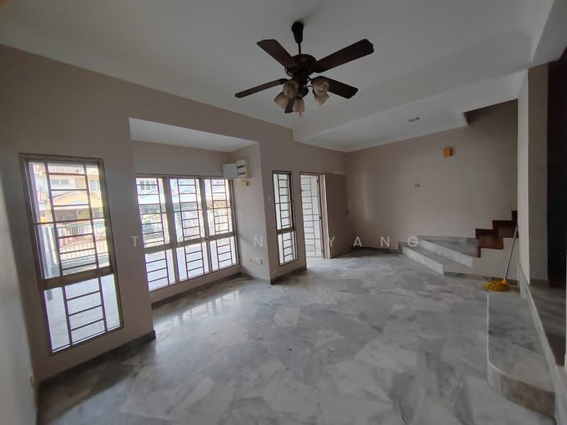 2-storey Terraced House for Sale in Bandar Country Homes (Rawang) - Tiffany Yang - Living Room - PropertyGuru.com.my