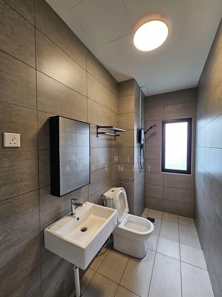 Kondominium untuk Disewa di Subang Bestari - Nazrin Affendy - Bathroom - PropertyGuru.com.my