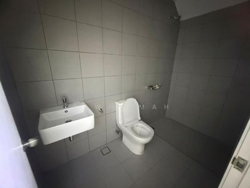 2-storey Terraced House for Sale in Bandar Country Homes (Rawang) - Elwin Mah - Bathroom - PropertyGuru.com.my