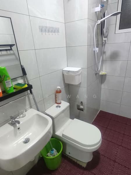 Service Residence for Sale at Amber Cove - Aibi Wang - Bathroom - PropertyGuru.com.my