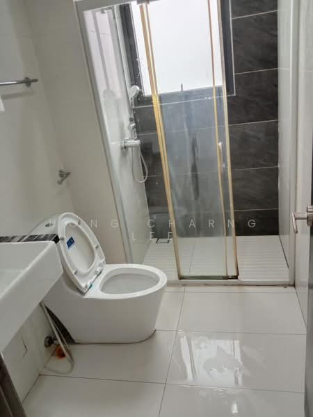 Condominium for Rent at Bay Point @ Country Garden Danga Bay - Hong Charng Lee - Bathroom - PropertyGuru.com.my