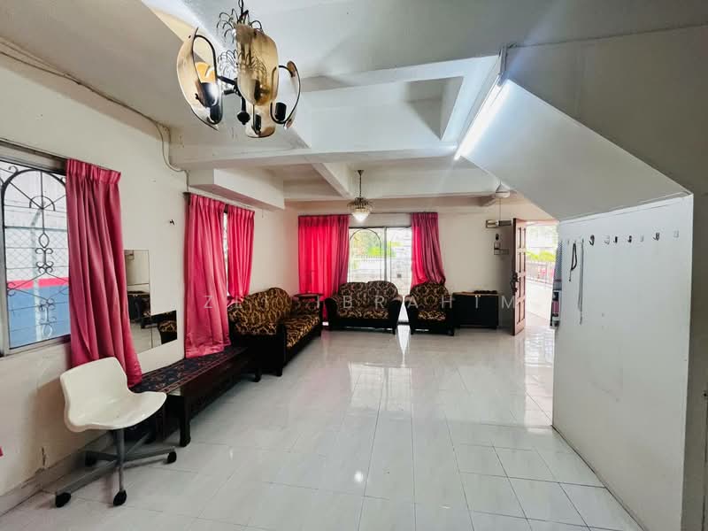 Rumah Teres 2 Tingkat untuk Dijual di Taman Permata (Ulu Kelang) - Azli Ibrahim - Living Room - PropertyGuru.com.my