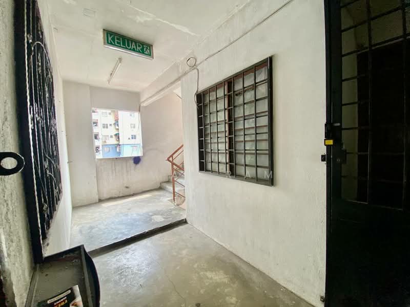 Flat for Sale at Kasturi - Luqman Ramli - Corridor - PropertyGuru.com.my