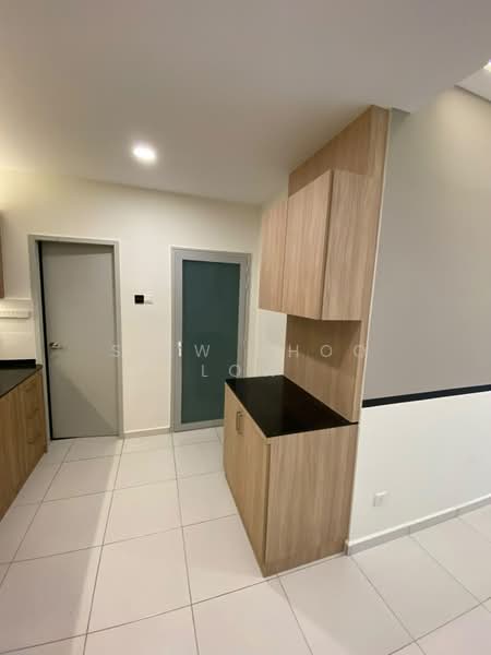 Kondominium untuk Dijual di Grand Residence @ Merak Mas - Mary Low - Kitchen - PropertyGuru.com.my