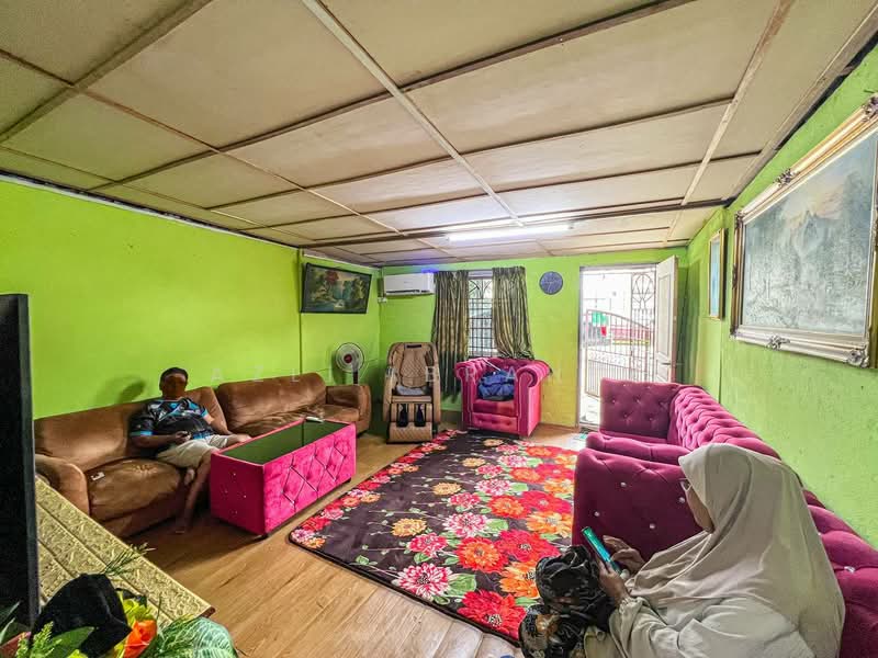 Rumah Teres 2 Tingkat untuk Dijual di Taman Tasik Semenyih (Semenyih) - Azli Ibrahim - Living Room - PropertyGuru.com.my