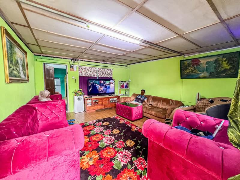 Rumah Teres 2 Tingkat untuk Dijual di Taman Tasik Semenyih (Semenyih) - Azli Ibrahim - Living Room - PropertyGuru.com.my