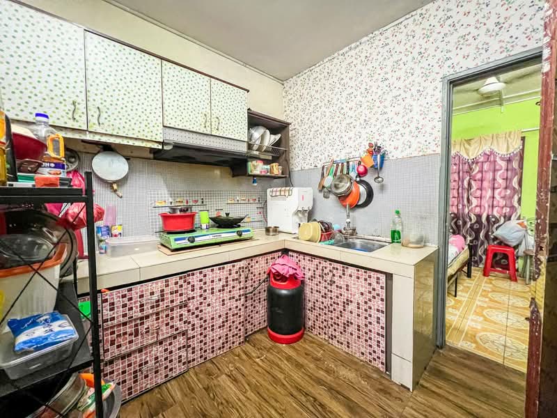 Rumah Teres 2 Tingkat untuk Dijual di Taman Tasik Semenyih (Semenyih) - Azli Ibrahim - Kitchen - PropertyGuru.com.my