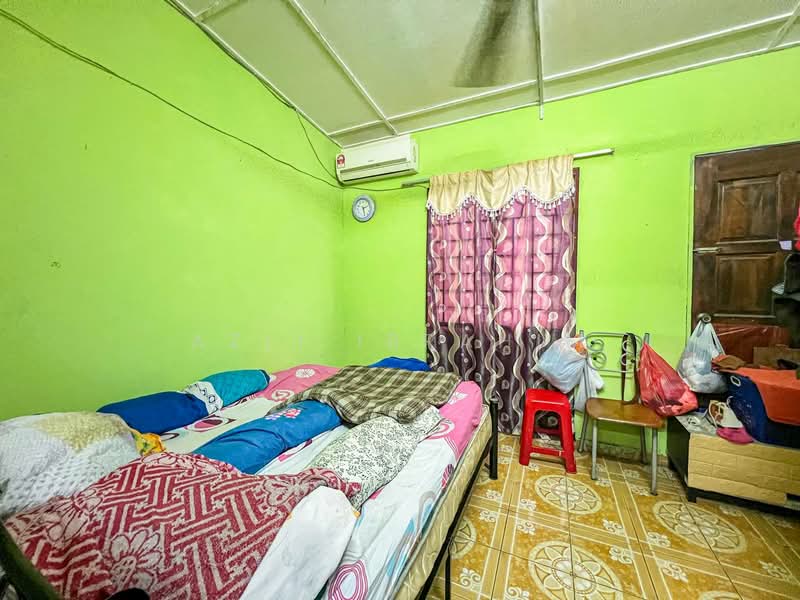 Rumah Teres 2 Tingkat untuk Dijual di Taman Tasik Semenyih (Semenyih) - Azli Ibrahim - Bedroom - PropertyGuru.com.my