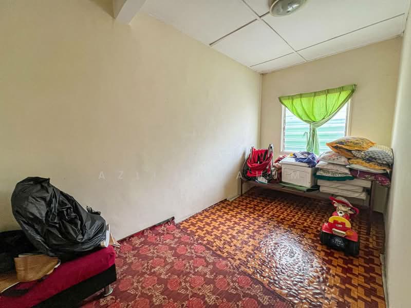Rumah Teres 2 Tingkat untuk Dijual di Taman Tasik Semenyih (Semenyih) - Azli Ibrahim - Bedroom - PropertyGuru.com.my