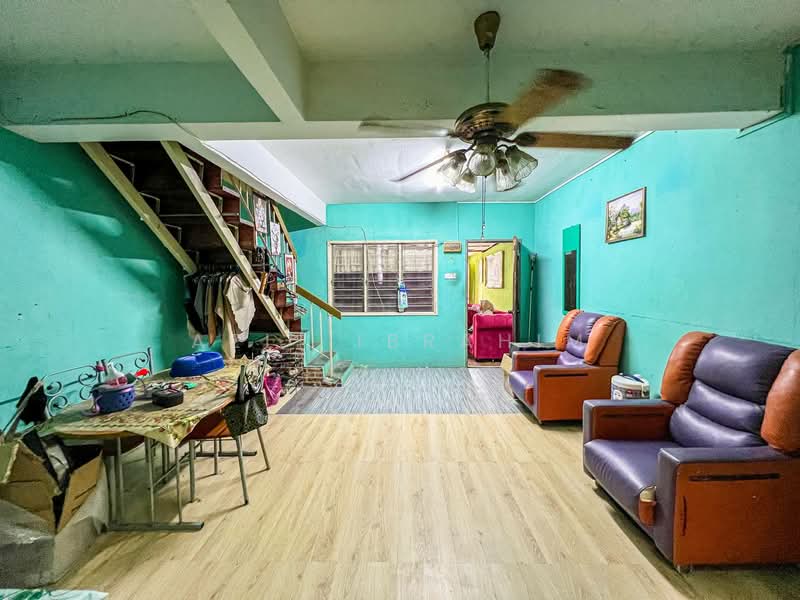 Rumah Teres 2 Tingkat untuk Dijual di Taman Tasik Semenyih (Semenyih) - Azli Ibrahim - Living Room - PropertyGuru.com.my