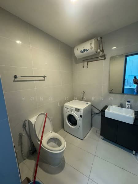 Condominium for Rent at Amberside @ Country Garden Danga Bay - Hong Charng Lee - Bathroom - PropertyGuru.com.my