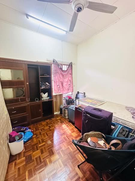 Rumah Berkembar untuk Dijual di Bandar Bukit Mahkota (Bangi) - Luqman Ramli - Bedroom - PropertyGuru.com.my