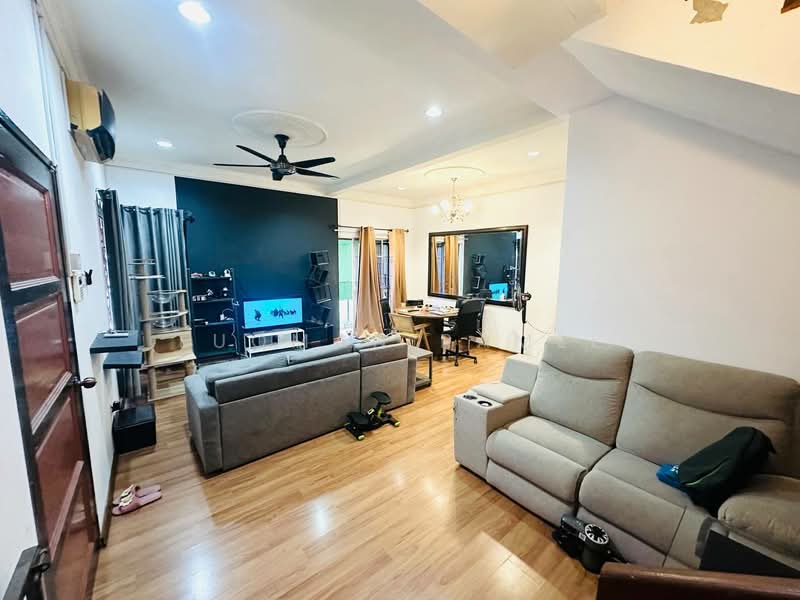 Rumah Berkembar untuk Dijual di Bandar Bukit Mahkota (Bangi) - Luqman Ramli - Living Room - PropertyGuru.com.my