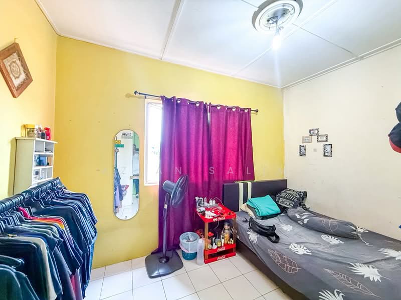 Rumah Bandar untuk Dijual di Taman Jasmin (Senawang) - Azlan Salim - Bedroom - PropertyGuru.com.my