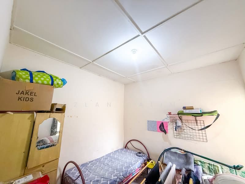 Rumah Bandar untuk Dijual di Taman Jasmin (Senawang) - Azlan Salim - Bedroom - PropertyGuru.com.my