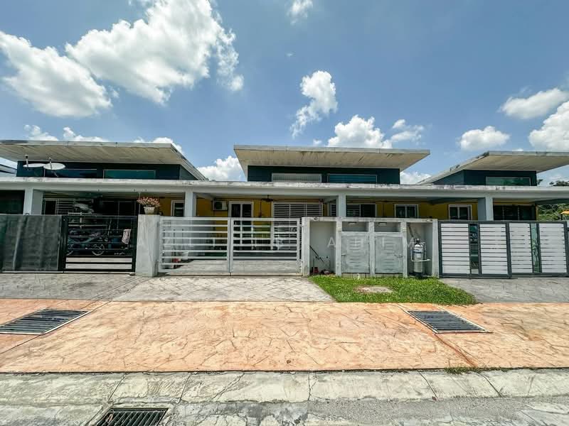 1-storey Terraced House for Sale in Sungai Merab (Dengkil) - Azli Ibrahim - Exterior - PropertyGuru.com.my