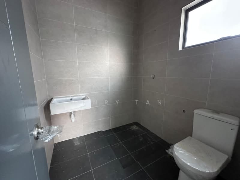 Rumah Teres 3 Tingkat untuk Dijual di Shah Alam (Selangor) - Henry Tan - Bathroom - PropertyGuru.com.my