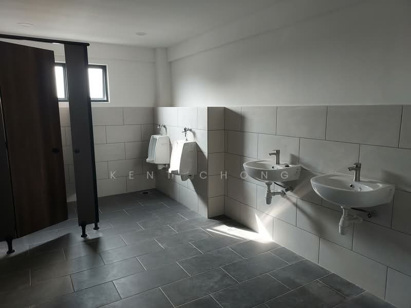 Factory for Rent in NCT Smart Industrial Park (Sepang) - Kent Chong - Bathroom - PropertyGuru.com.my