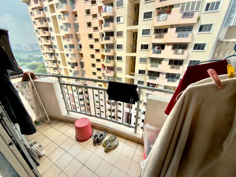 Pangsapuri untuk Dijual di Sri Gotong Apartment - Luqman Ramli - Balcony - PropertyGuru.com.my