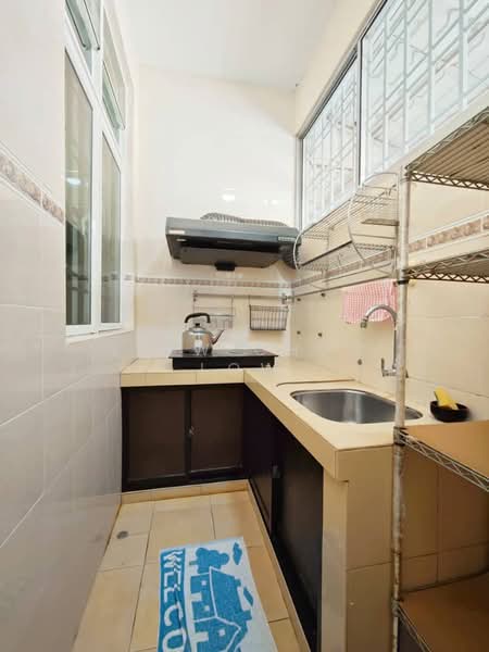Rumah Teres 2 Tingkat untuk Dijual di Taman Merbok (Bukit Baru) - Mary Low - Kitchen - PropertyGuru.com.my