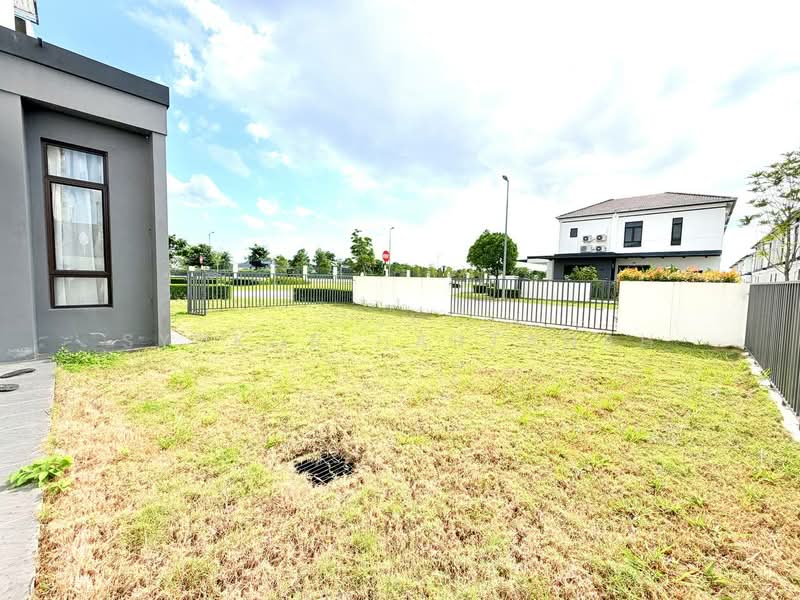 Rumah Teres untuk Dijual di Eco Grandeur (Puncak Alam) - Syukor Hartanah - Exterior - PropertyGuru.com.my