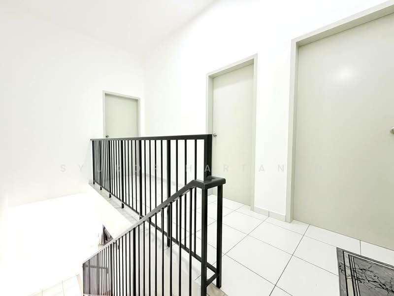 Rumah Teres untuk Dijual di Eco Grandeur (Puncak Alam) - Syukor Hartanah - Corridor - PropertyGuru.com.my