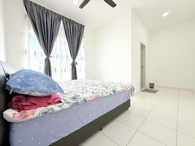 Rumah Teres untuk Dijual di Eco Grandeur (Puncak Alam) - Syukor Hartanah - Bedroom - PropertyGuru.com.my