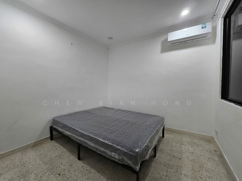 1-storey Terraced House for Rent in Taman Pelangi (Johor Bahru) - Chew Kian Hong - Bedroom - PropertyGuru.com.my