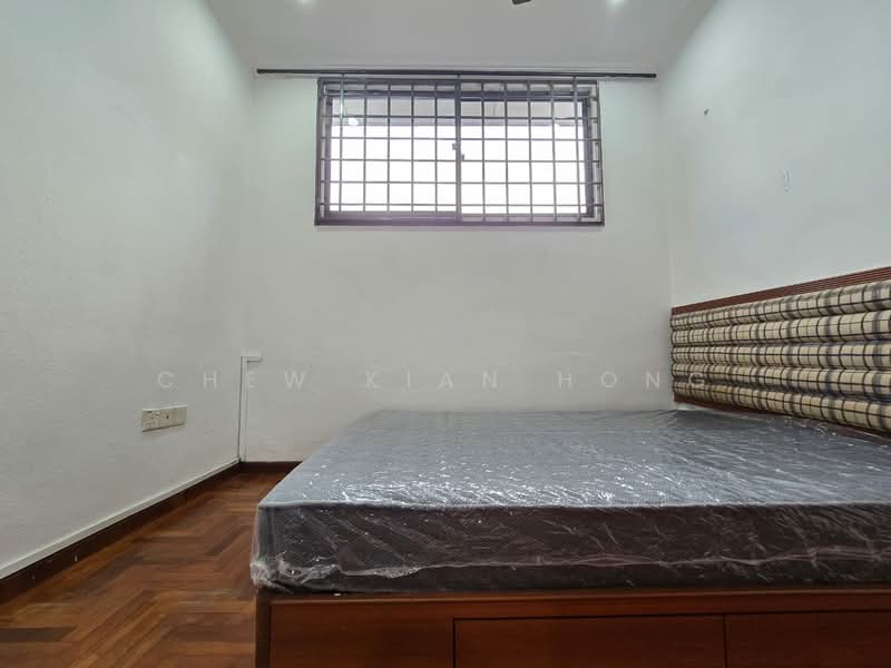 1-storey Terraced House for Rent in Taman Pelangi (Johor Bahru) - Chew Kian Hong - Bedroom - PropertyGuru.com.my