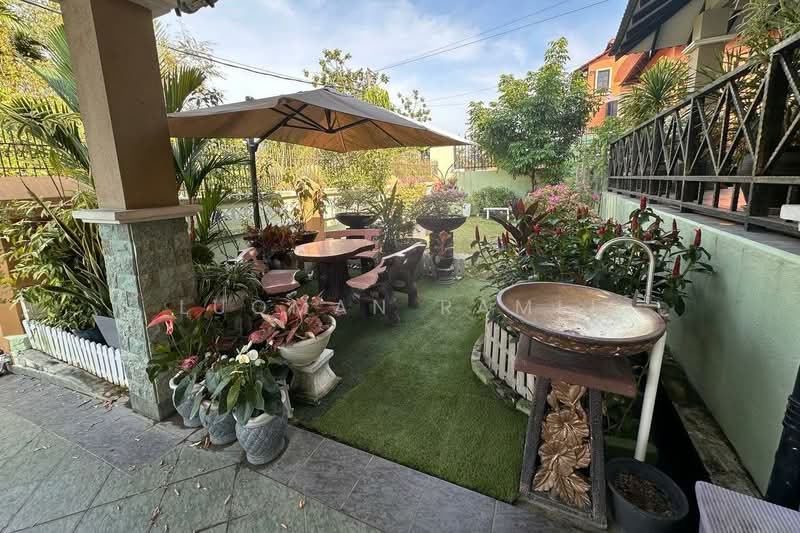 Bungalow for Sale in Taman Gombak Setia (Gombak) - Luqman Ramli - Garden - PropertyGuru.com.my