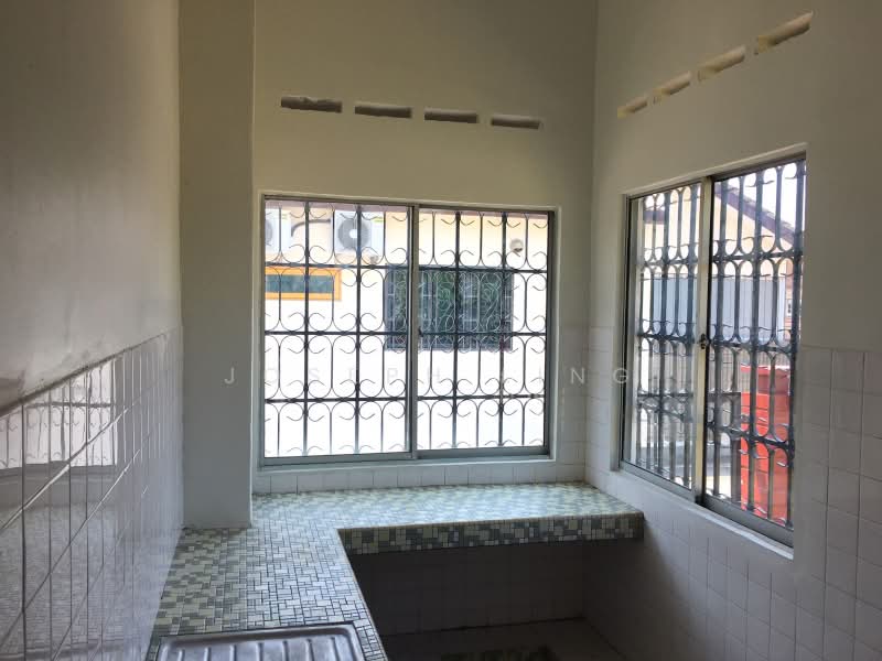 1-storey Terraced House for Rent in Taman Tun Dr Ismail (Kuala Lumpur) - Joseph Ling - Kitchen - PropertyGuru.com.my
