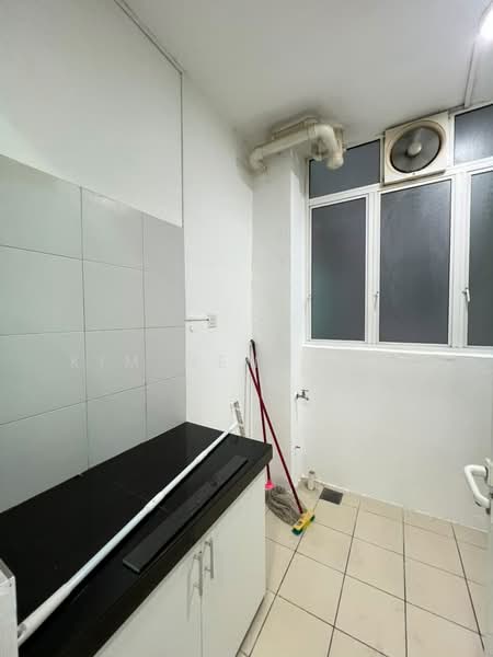 Kondominium untuk Disewa di Scenaria @ North Kiara Hills - Kim Meng Lew - Kitchen - PropertyGuru.com.my