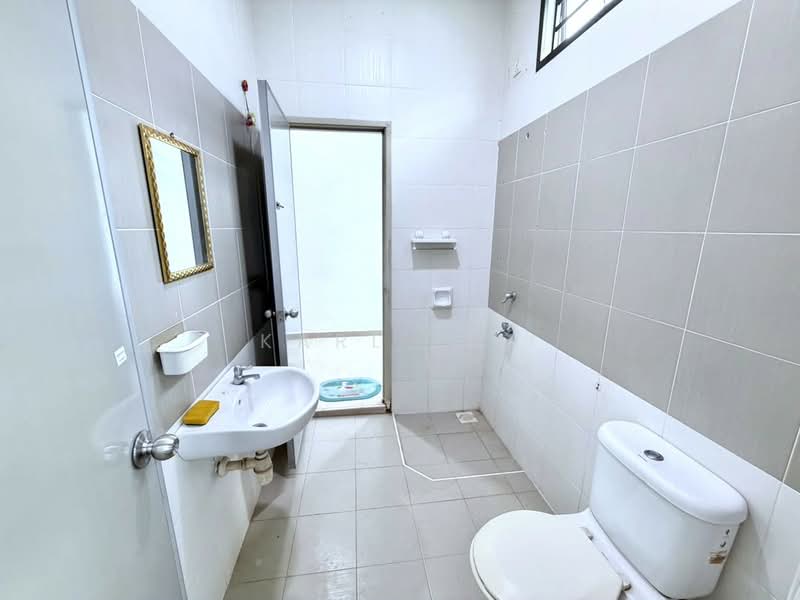 2-storey Terraced House for Sale in Taman Nusa Sentral (Iskandar Puteri (Nusajaya)) - Karl Lim - Bathroom - PropertyGuru.com.my