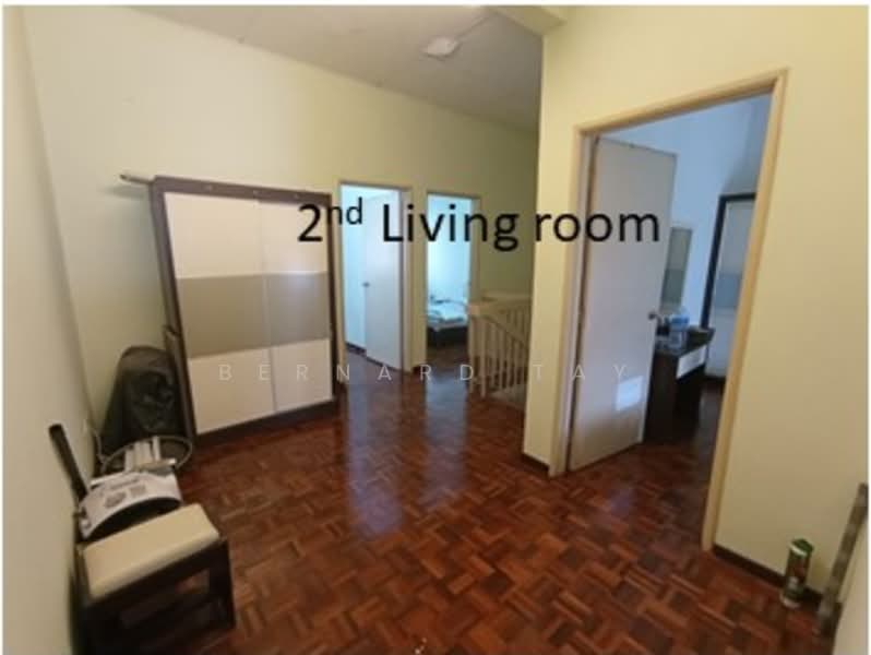 2-storey Terraced House for Sale in Taman Puncak Jalil (Seri Kembangan) - Bernard Tay - Living Room - PropertyGuru.com.my