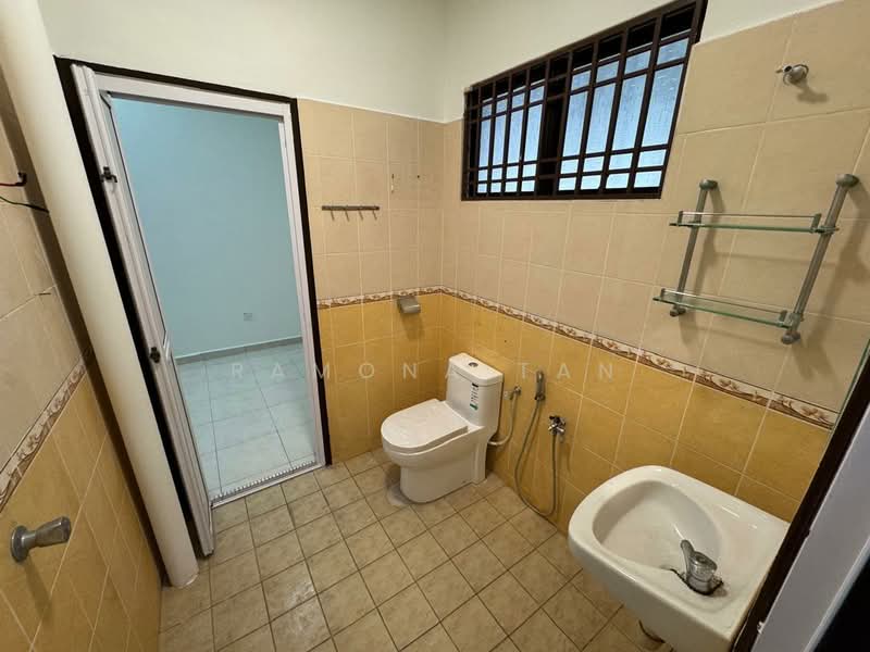 2-storey Terraced House for Sale in Taman Merdeka Jaya (Batu Berendam) - Ramona Tan - Bathroom - PropertyGuru.com.my