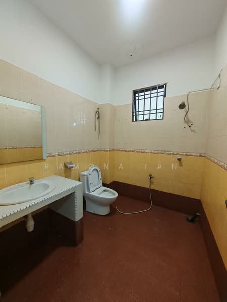 2-storey Terraced House for Sale in Taman Merdeka Jaya (Batu Berendam) - Ramona Tan - Bathroom - PropertyGuru.com.my
