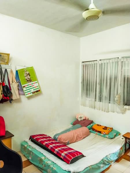 Rumah Flat untuk Dijual di Glen Court - Aaron Wong - Bedroom - PropertyGuru.com.my