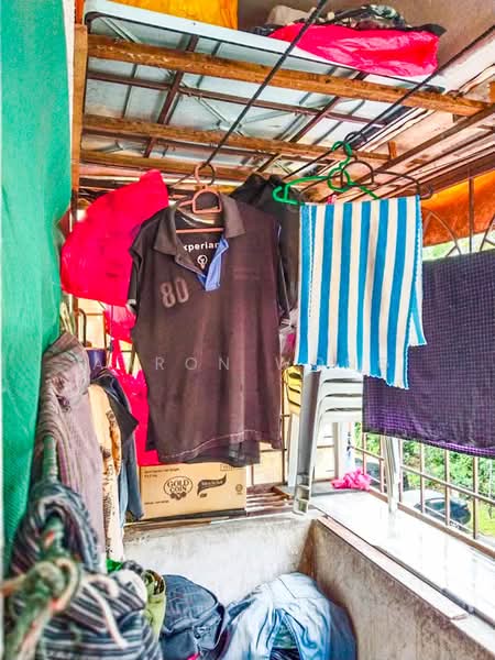 Rumah Flat untuk Dijual di Glen Court - Aaron Wong - Balcony - PropertyGuru.com.my