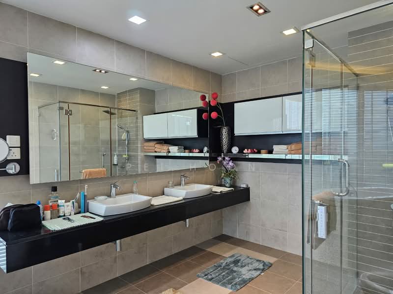 Kondominium untuk Dijual di Gurney Paragon - Pei Hoon - Bathroom - PropertyGuru.com.my