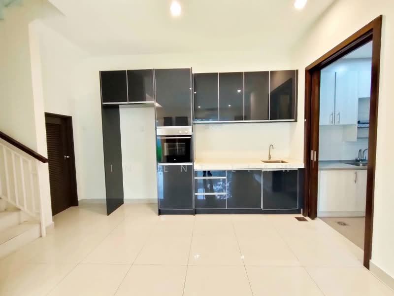 Semi-Detached House for Sale in Kota Damansara (Selangor) - Vincent Liaw - Kitchen - PropertyGuru.com.my
