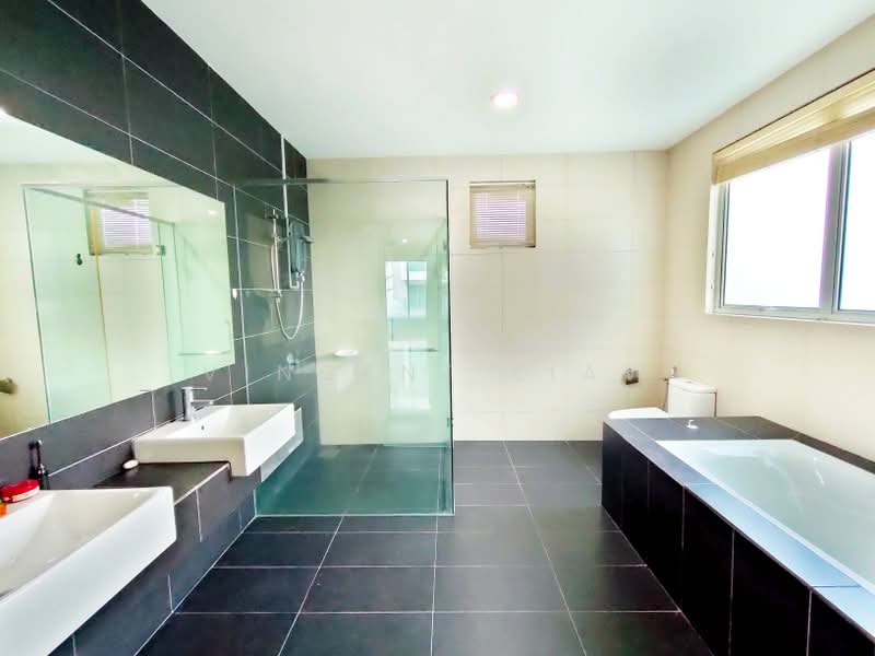Semi-Detached House for Sale in Kota Damansara (Selangor) - Vincent Liaw - Bathroom - PropertyGuru.com.my