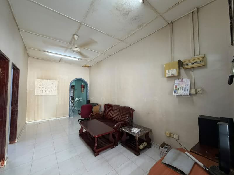 Rumah Teres 1 Tingkat untuk Dijual di Taman Universiti (Skudai) - Jayden Ng - Living Room - PropertyGuru.com.my