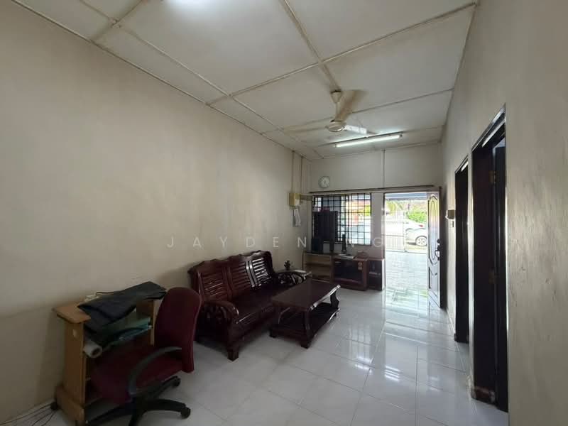 Rumah Teres 1 Tingkat untuk Dijual di Taman Universiti (Skudai) - Jayden Ng - Living Room - PropertyGuru.com.my