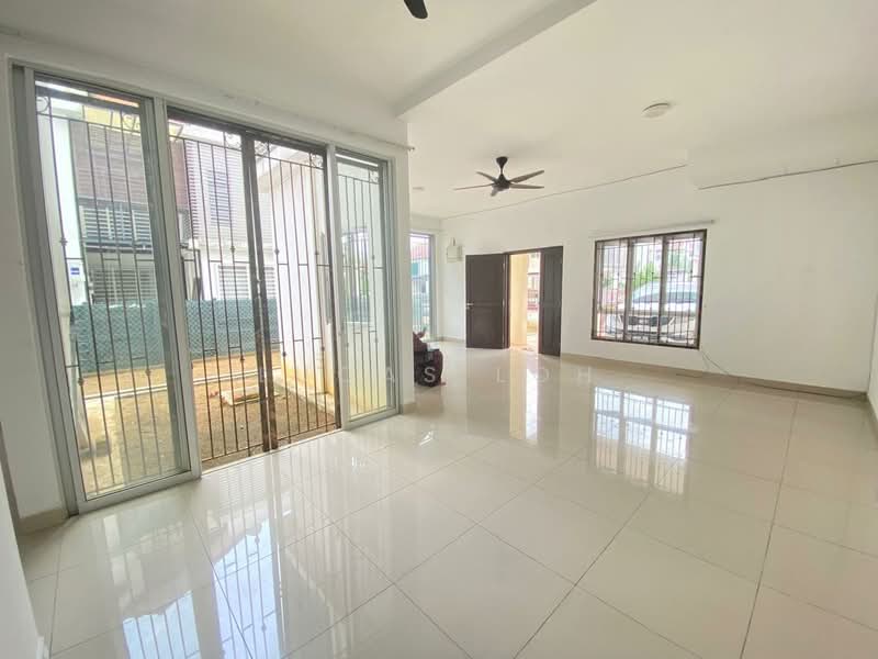 2-storey Terraced House for Rent in Puncak Bestari (Puncak Alam) - Lucas Loh - Living Room - PropertyGuru.com.my