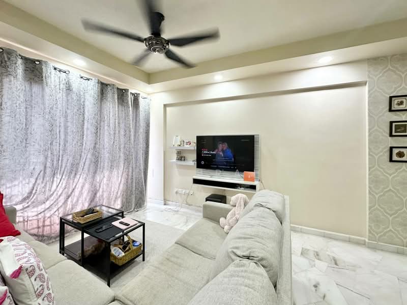 Apartment for Sale at Pangsapuri Seri Pinang - Azli Ibrahim - Living Room - PropertyGuru.com.my