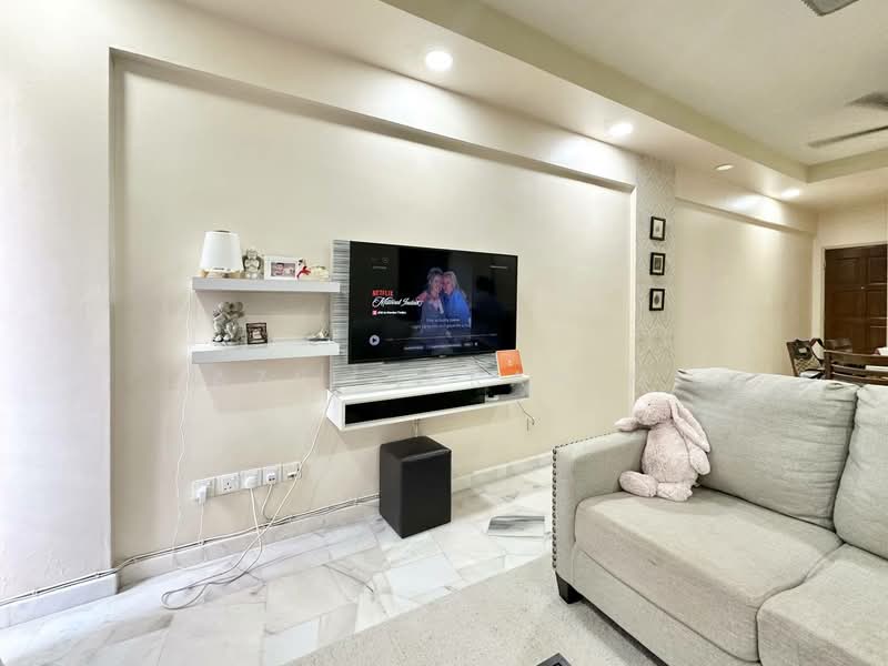 Apartment for Sale at Pangsapuri Seri Pinang - Azli Ibrahim - Living Room - PropertyGuru.com.my