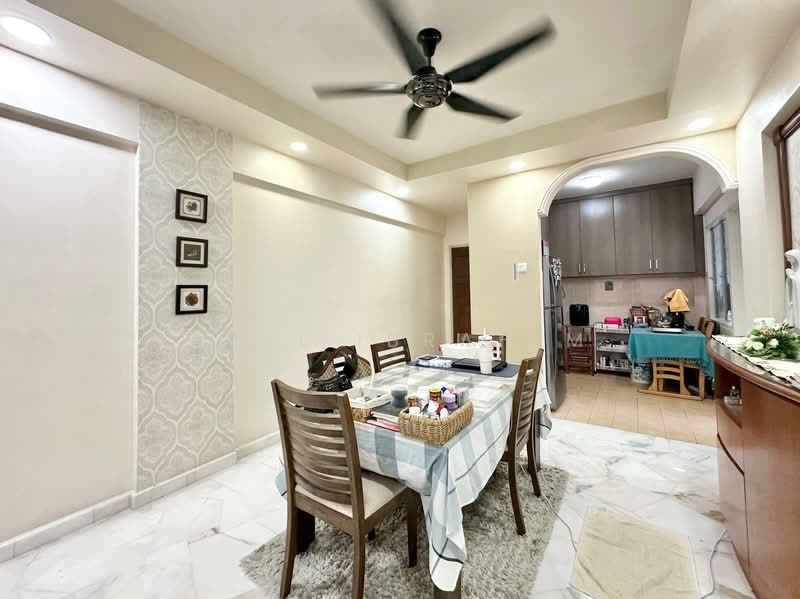 Apartment for Sale at Pangsapuri Seri Pinang - Azli Ibrahim - Dining Room - PropertyGuru.com.my